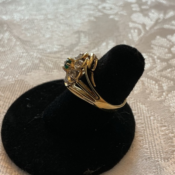 Green Glass Gold Tone Cluster Ring - Picture 2 of 4